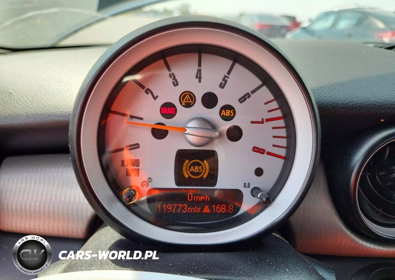 2010 Mini Cooper S VIN:WMWMF7C53ATX43667 - 9