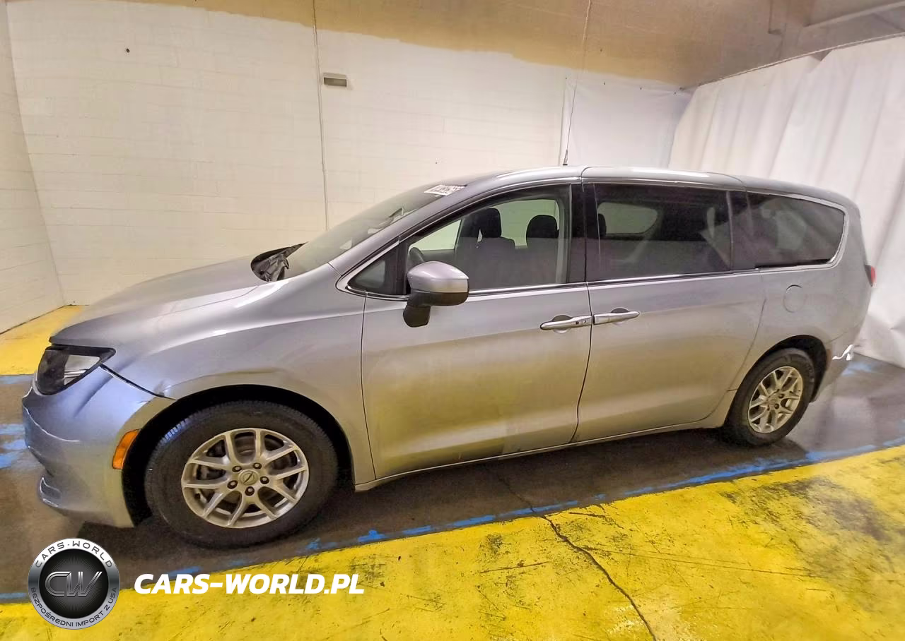 2021 Chrysler Voyager Lx
