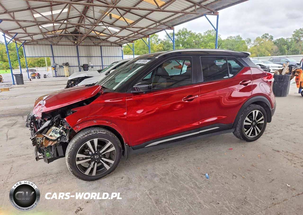 2018 Nissan Kicks Sr VIN:3N1CP5CU8JL545245 - 1