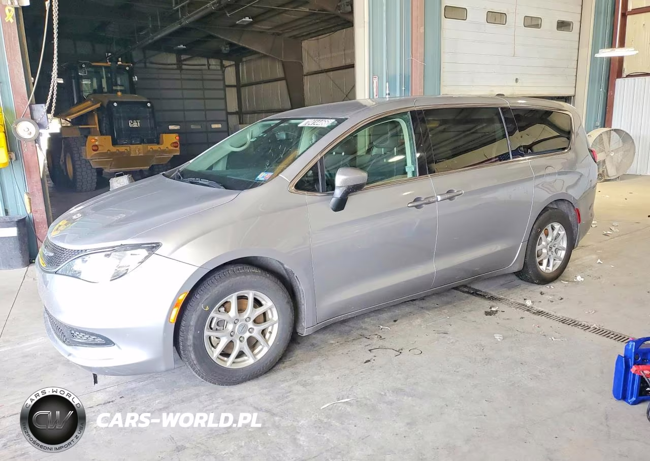 2021 Chrysler Voyager Lx
