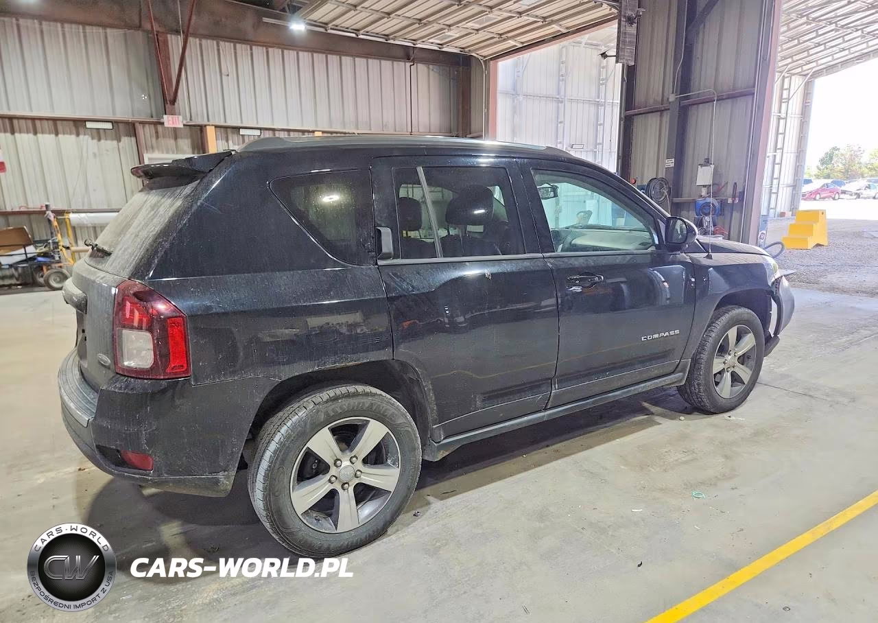2016 Jeep Compass Latitude VIN:1C4NJDEB0GD708210 - 3