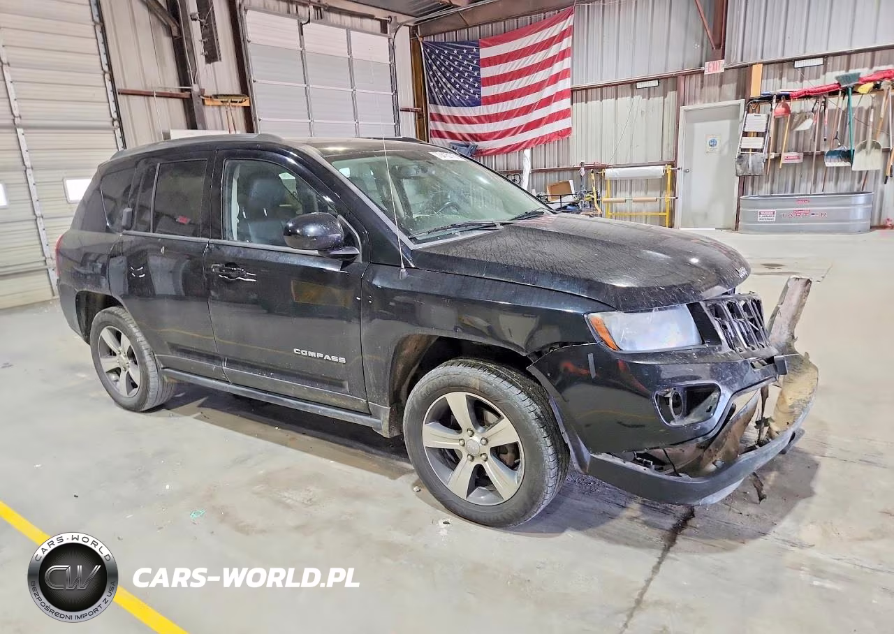 2016 Jeep Compass Latitude VIN:1C4NJDEB0GD708210 - 4