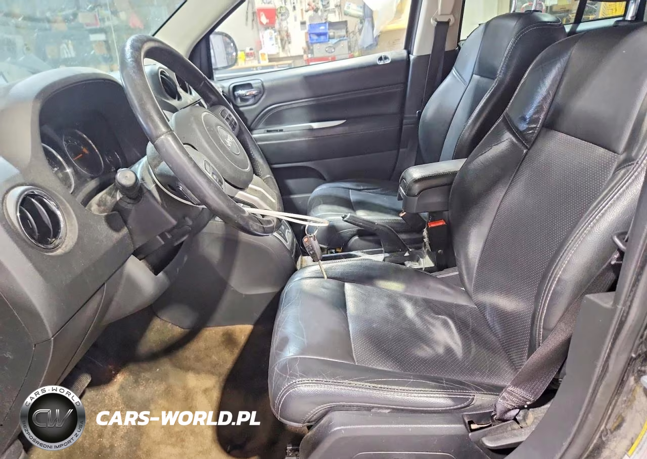 2016 Jeep Compass Latitude VIN:1C4NJDEB0GD708210 - 7