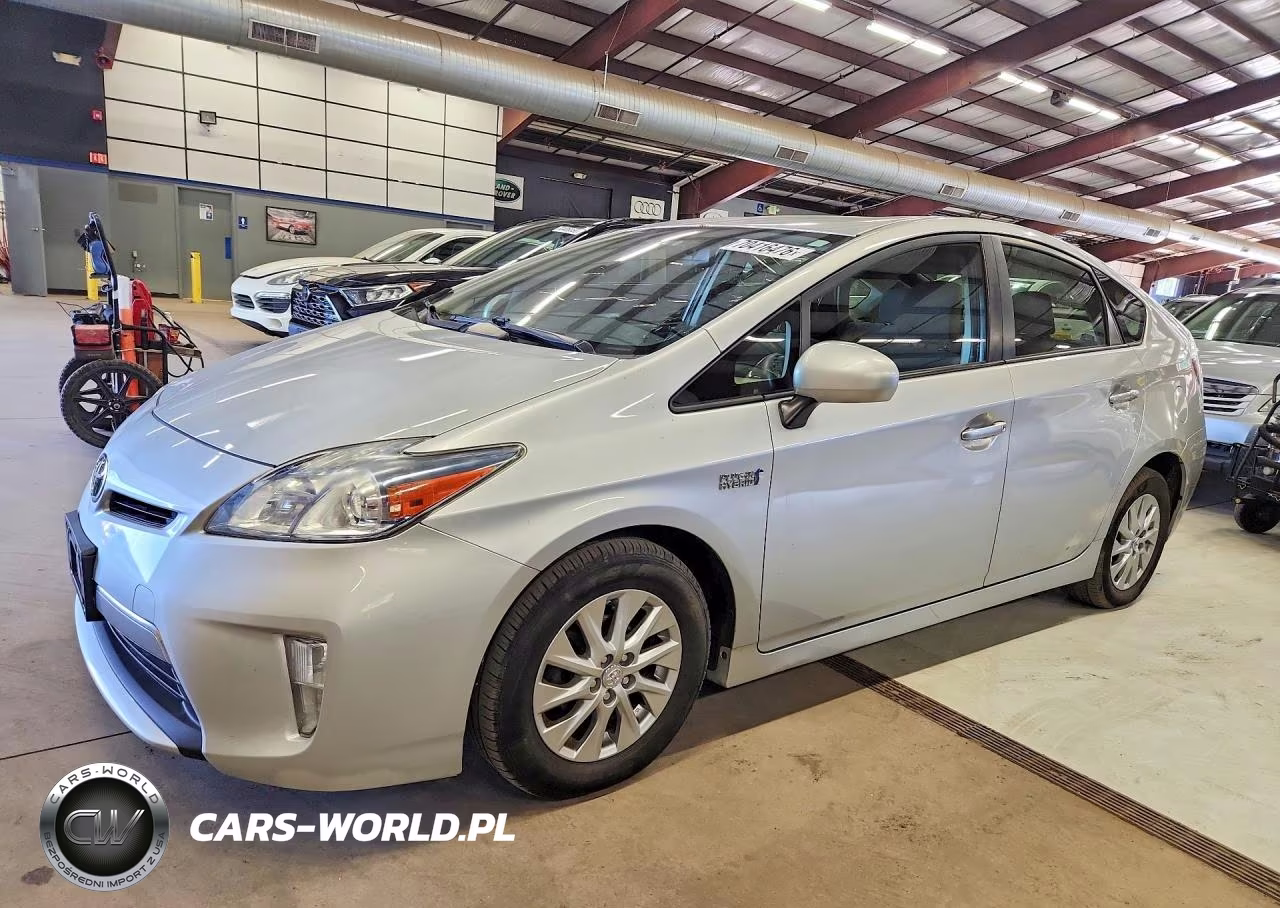 2014 Toyota Prius Plug-In Hybrid Base – zdjęcie 1 z 12