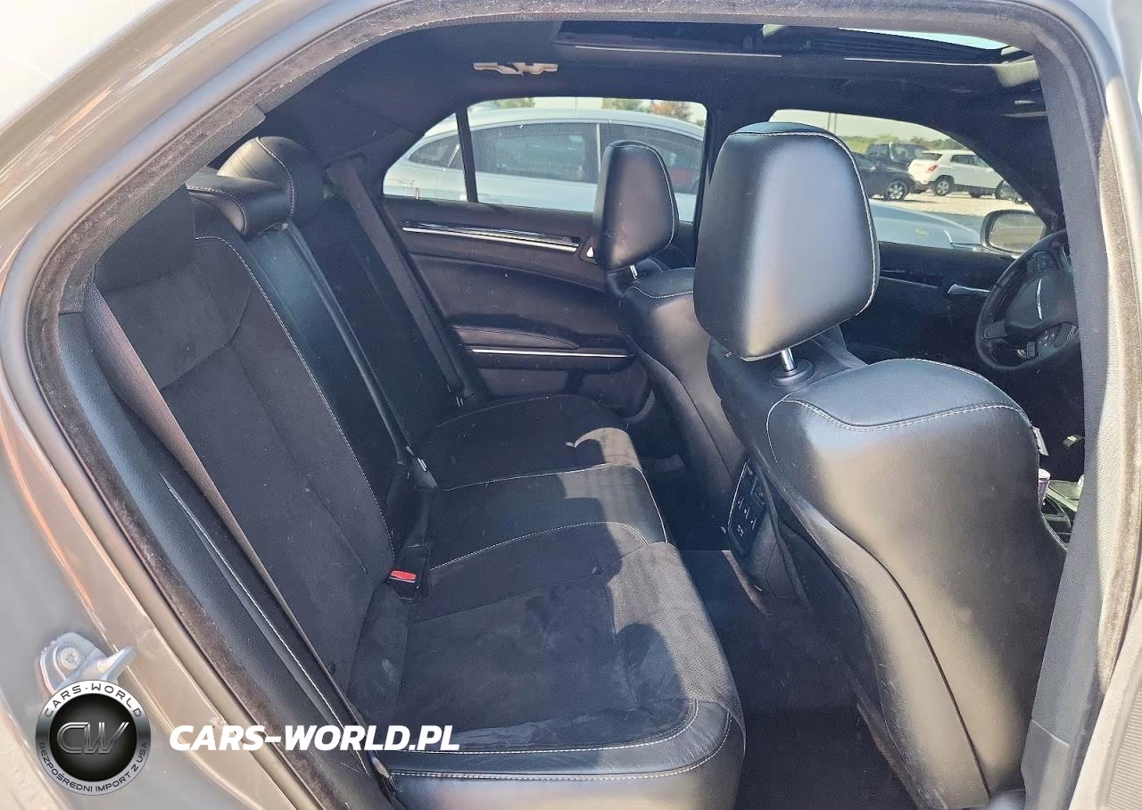 2017 Chrysler 300 S VIN:2C3CCABG8HH541684 - 10