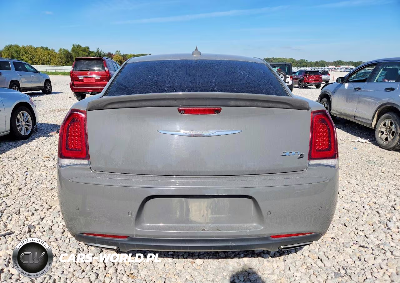 2017 Chrysler 300 S VIN:2C3CCABG8HH541684 - 6