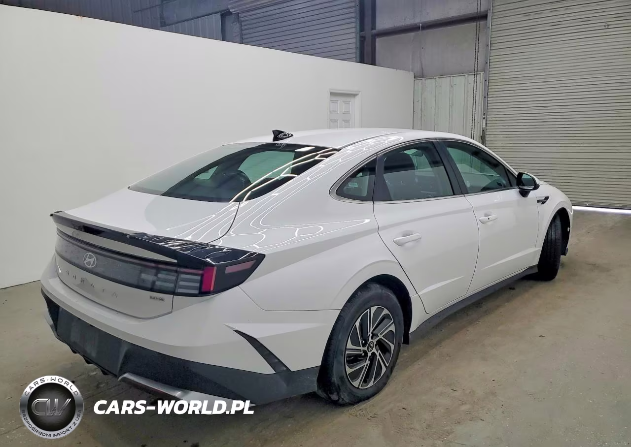2026 Hyundai Sonata Hybrid Blue VIN:KMHL24JJ0TA150853 - 3