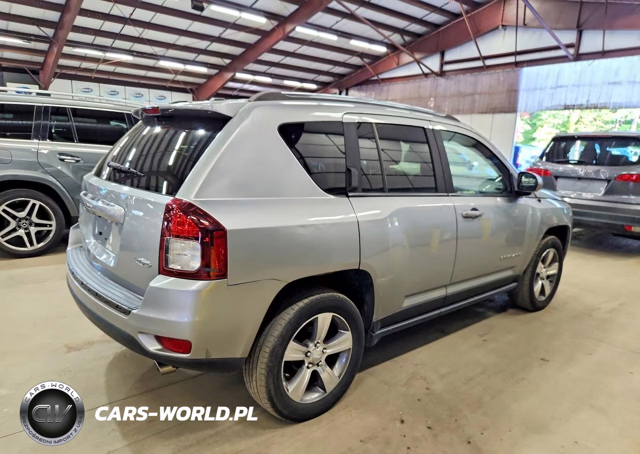 2016 Jeep Compass Latitude VIN:1C4NJDEB6GD733712 - 3