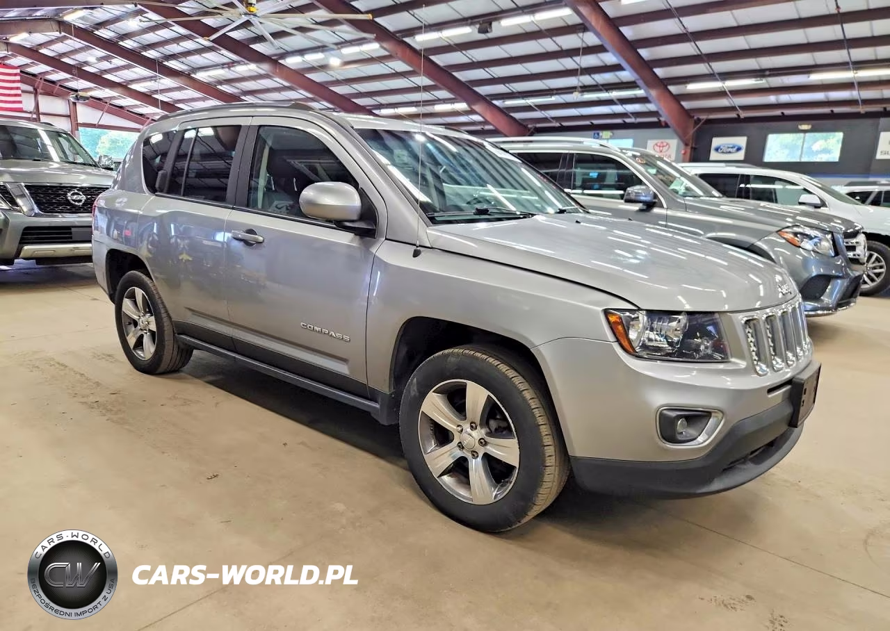 2016 Jeep Compass Latitude VIN:1C4NJDEB6GD733712 - 4