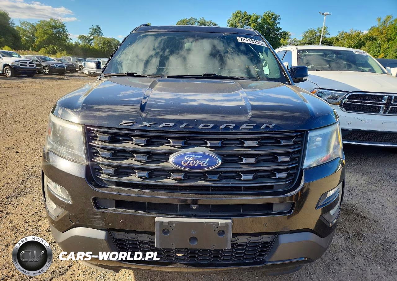 2017 Ford Explorer Sport VIN:1FM5K8GT7HGA52366 - 5