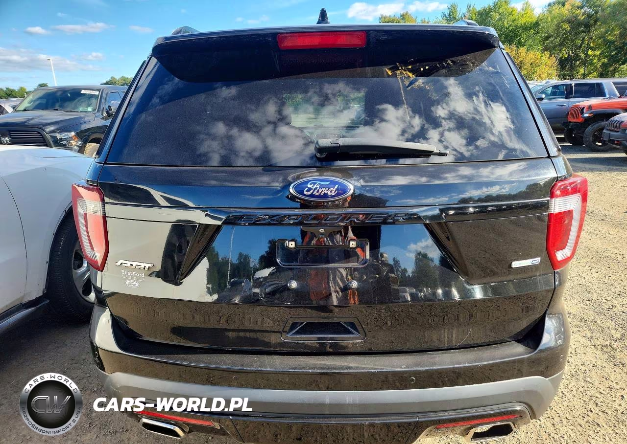 2017 Ford Explorer Sport VIN:1FM5K8GT7HGA52366 - 6