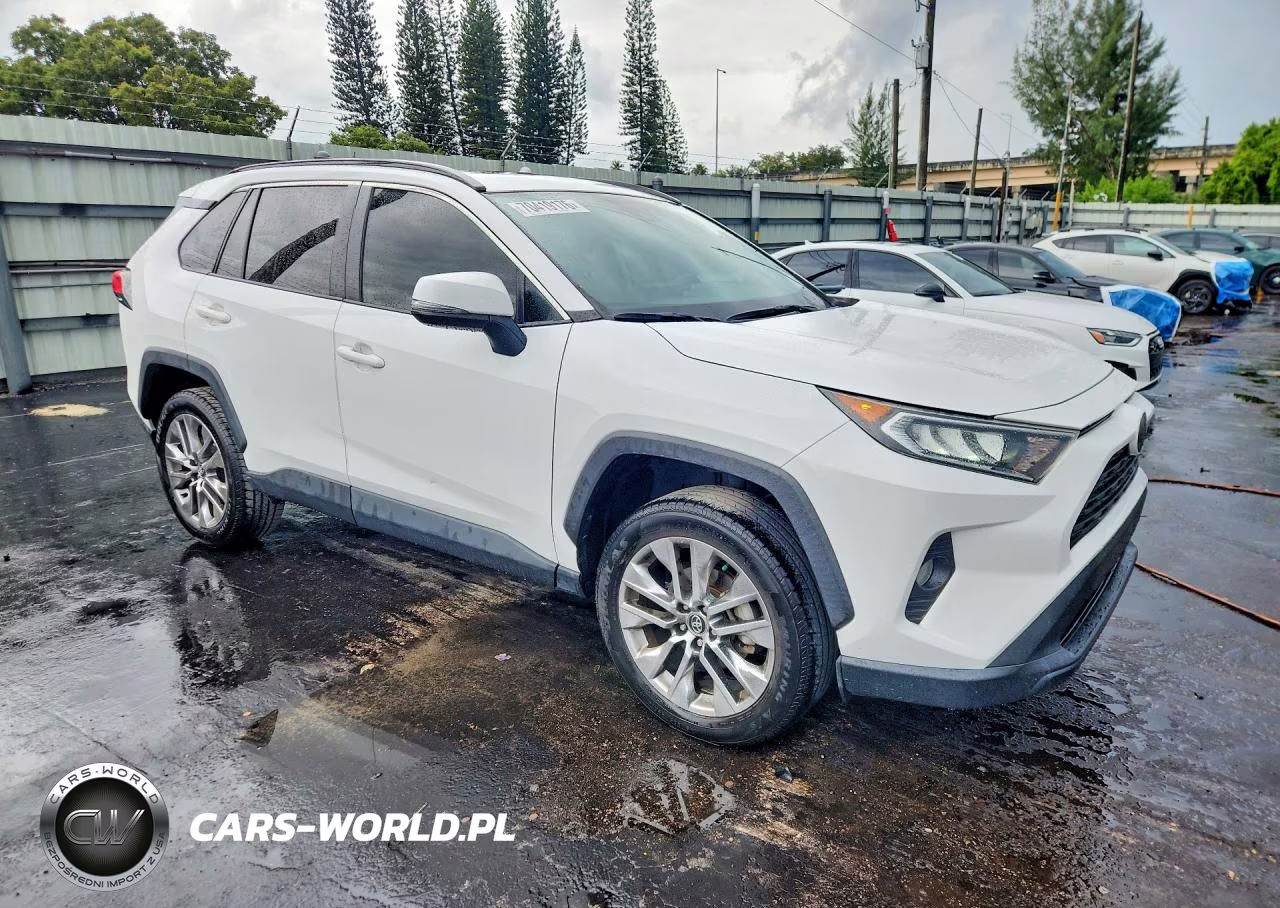 2020 Toyota Rav4 Xle Premium VIN:2T3C1RFV2LC042818 - 4