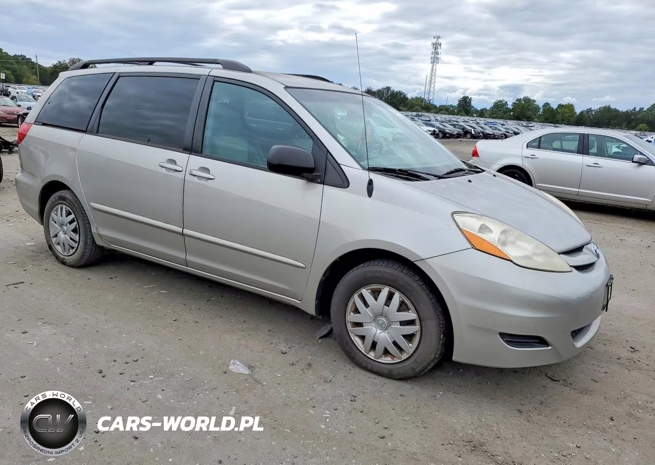 2007 Toyota Sienna Le 7-Passenger VIN:5TDZK23C87S030275 - 4