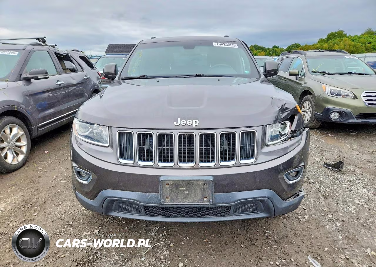 2014 Jeep Grand Cherokee Laredo VIN:1C4RJFAG0EC383804 - 5