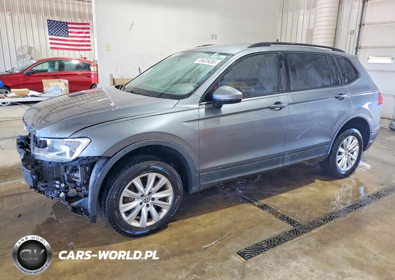 2018 Volkswagen Tiguan S VIN:3VV0B7AX5JM104613 - 1