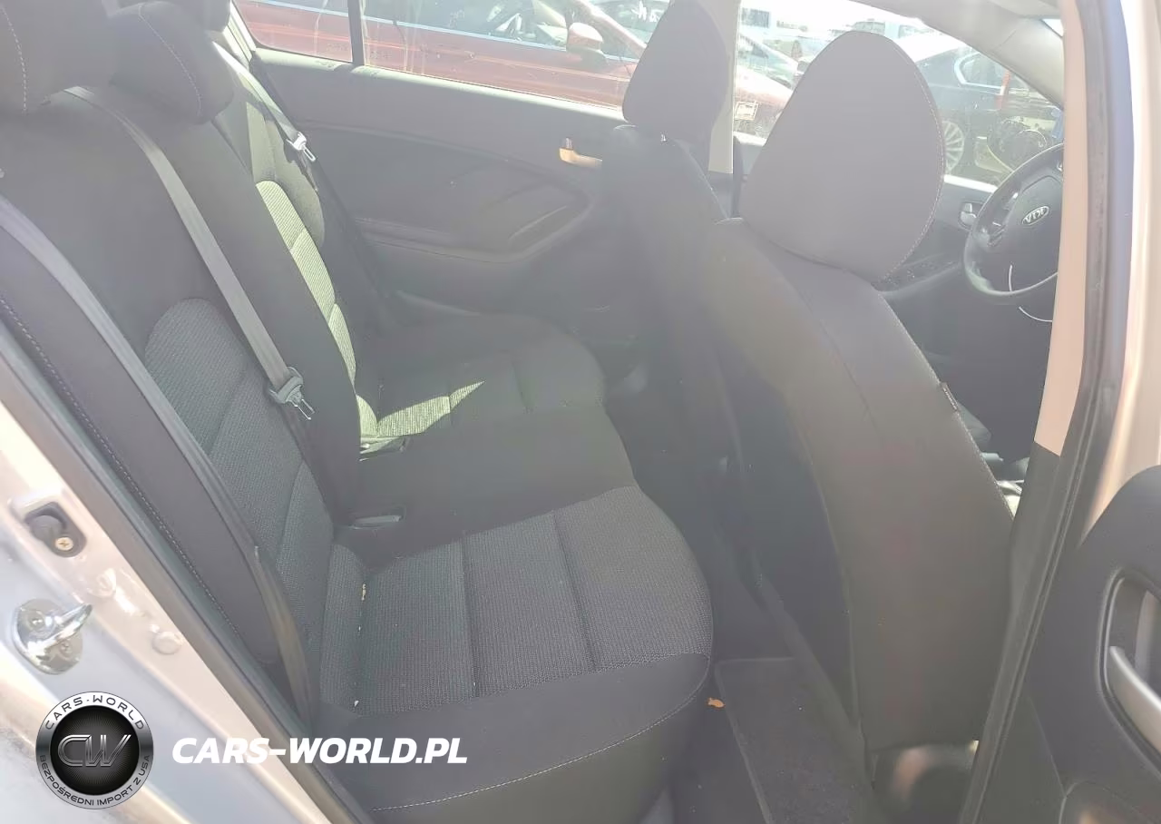 2018 Kia Forte Lx VIN:3KPFK4A75JE235722 - 10