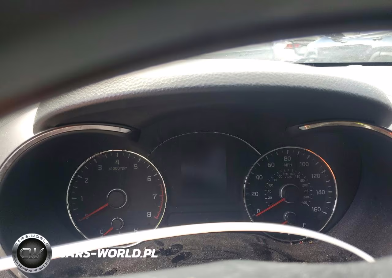 2018 Kia Forte Lx VIN:3KPFK4A75JE235722 - 9