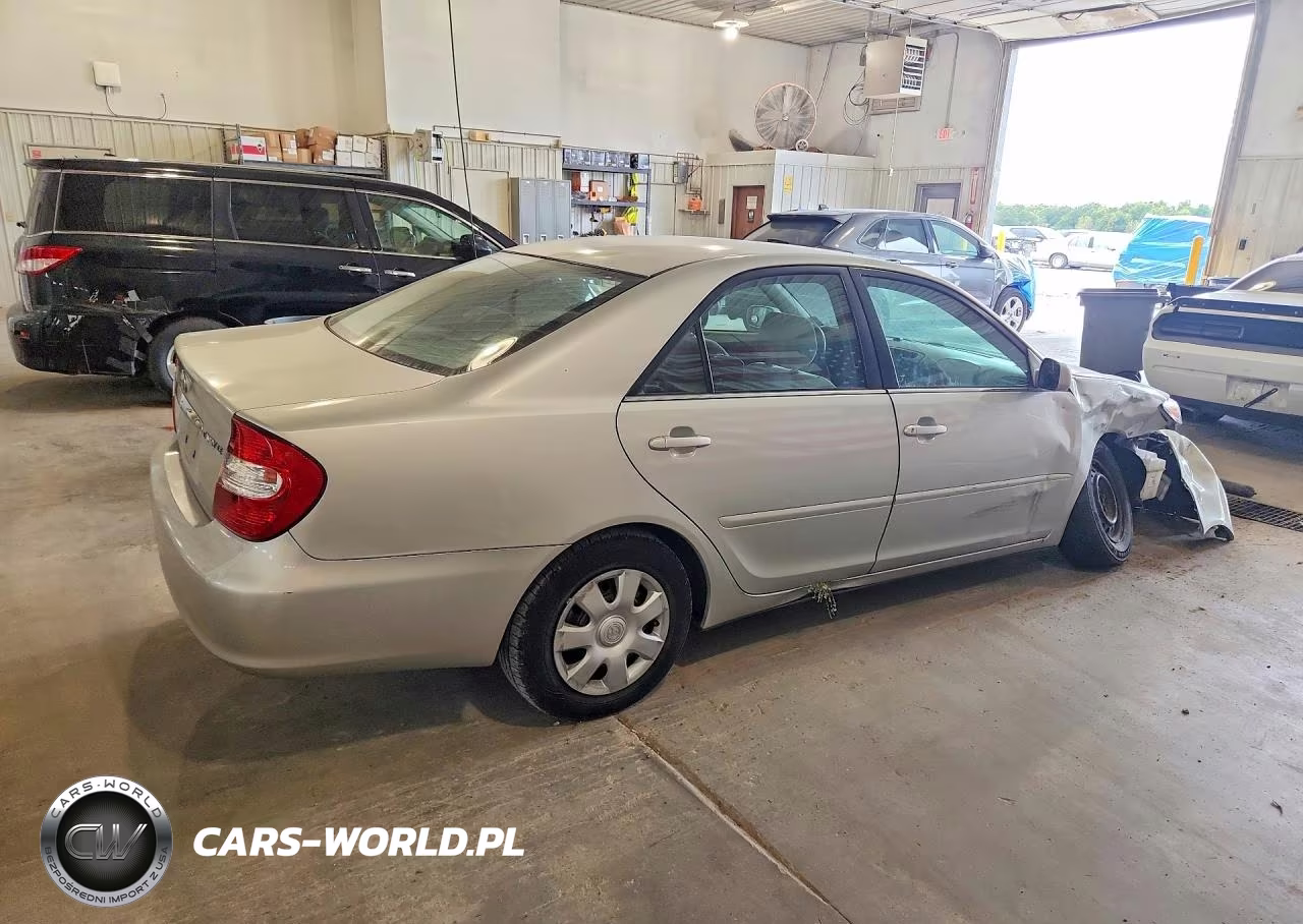 2002 Toyota Camry Le VIN:4T1BE30K72U087349 - 3
