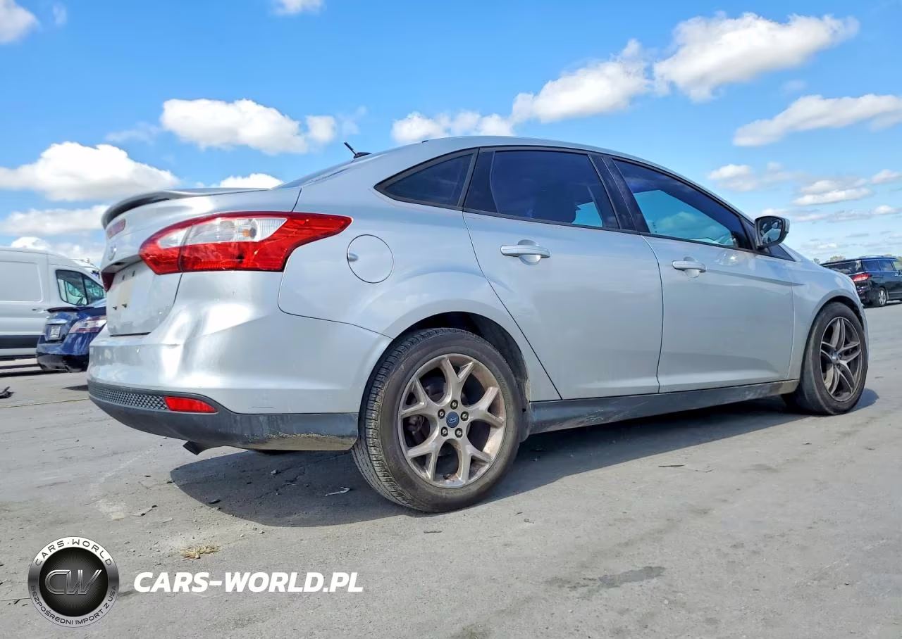2012 Ford Focus Se VIN:1FAHP3F24CL298201 - 3