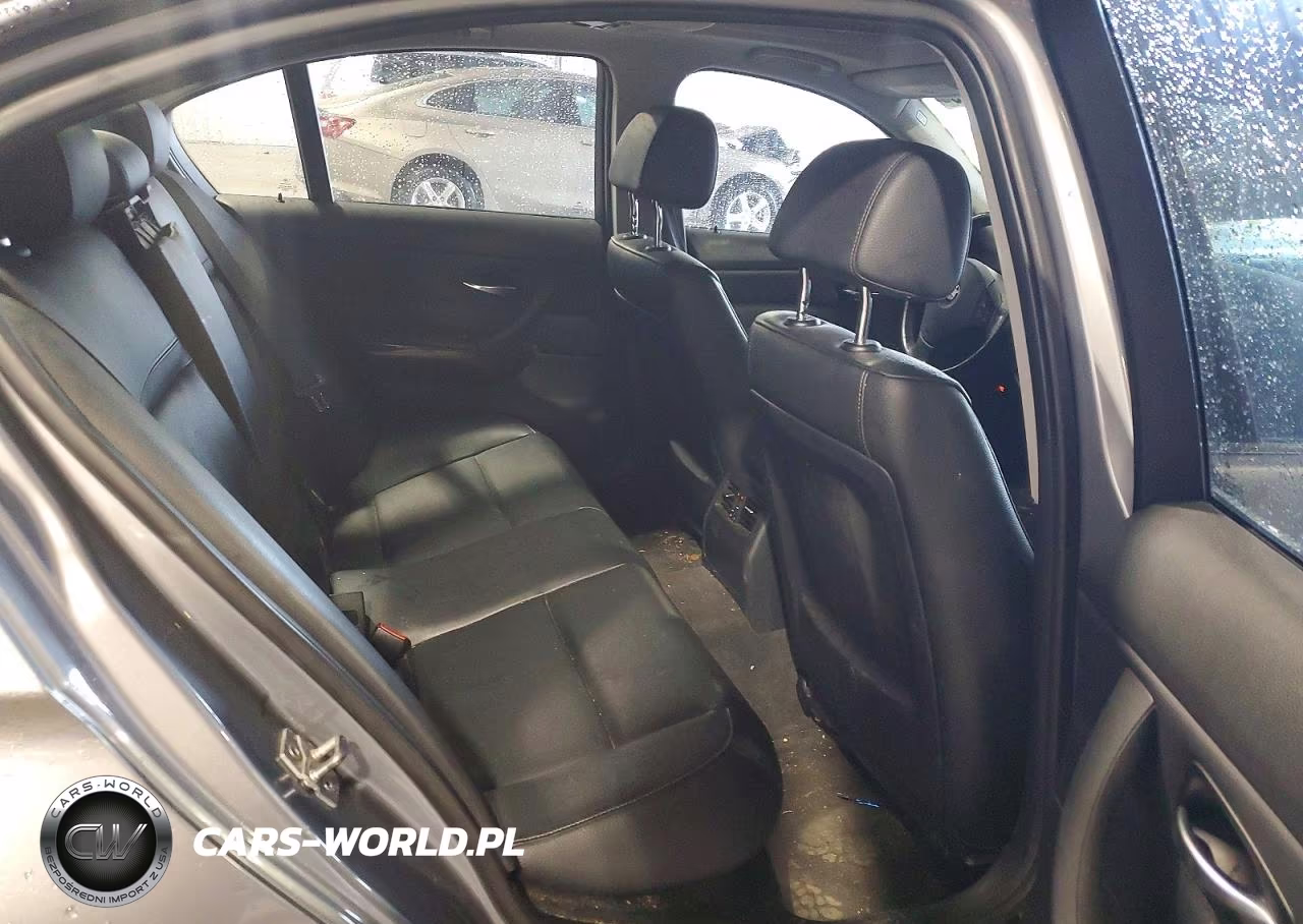 2011 BMW 328 Xi VIN:WBAPK7C50BF087209 - 10