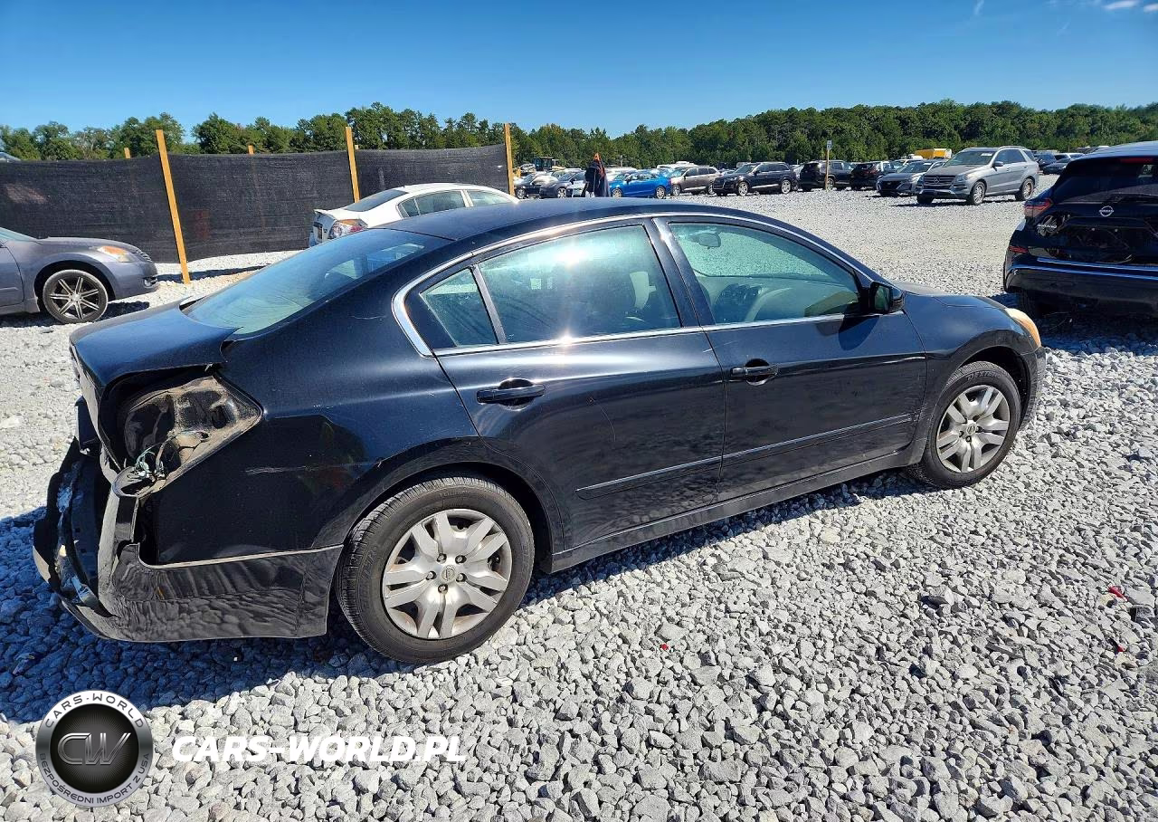 2011 Nissan Altima 2.5 VIN:1N4AL2AP3BC135645 - 3