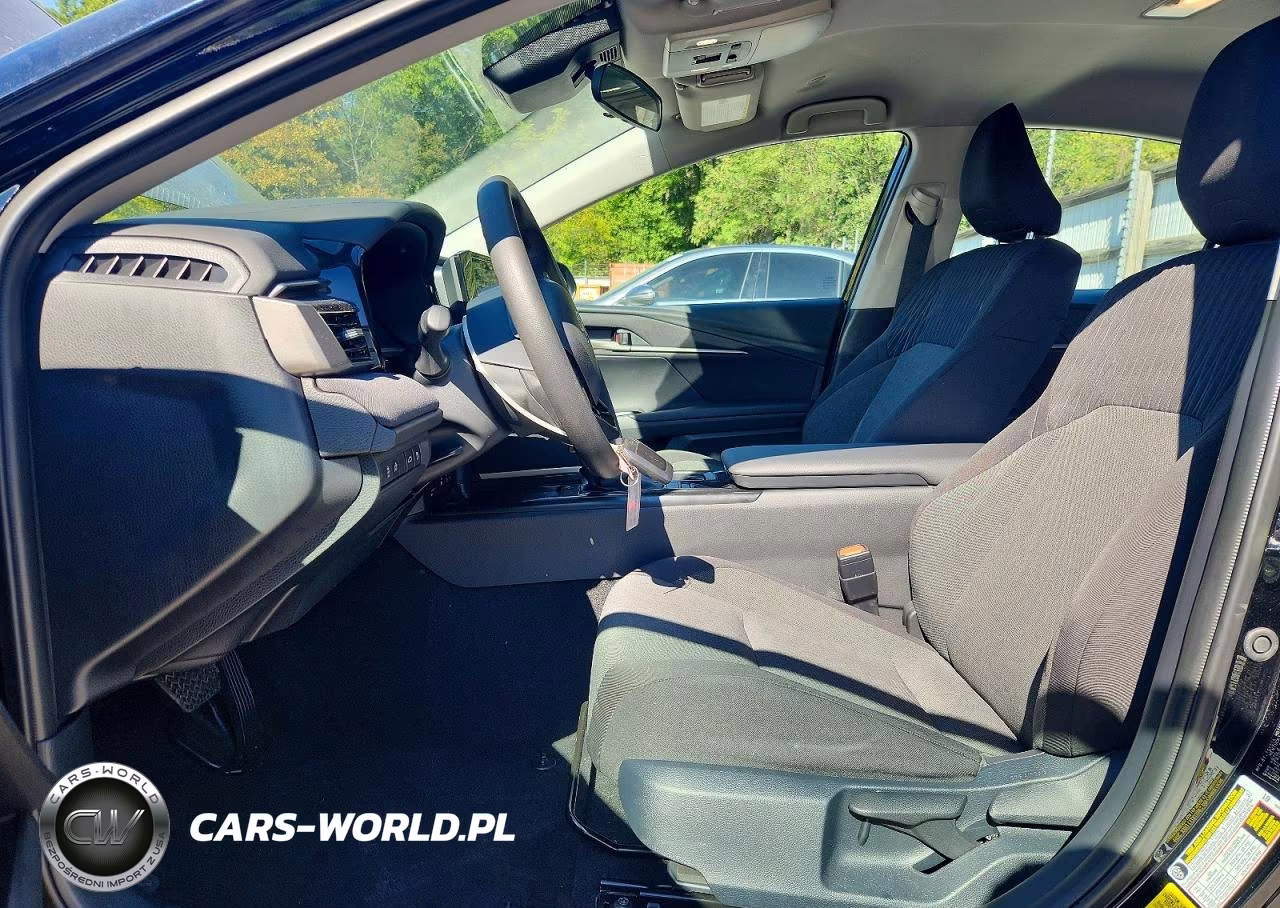 2026 Toyota Camry Le VIN:4T1DAACK3TU756450 - 7