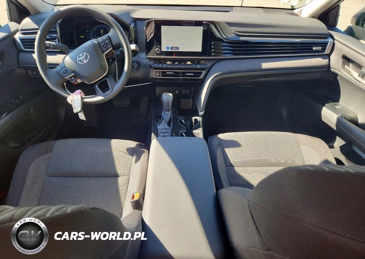 2026 Toyota Camry Le VIN:4T1DAACK3TU756450 - 8