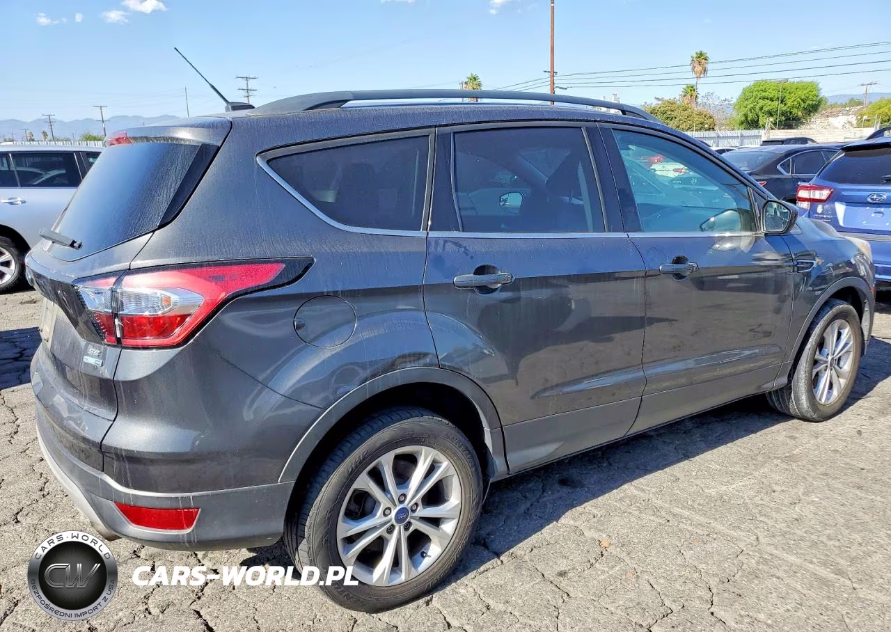 2018 Ford Escape Se VIN:1FMCU9GD1JUA32170 - 3
