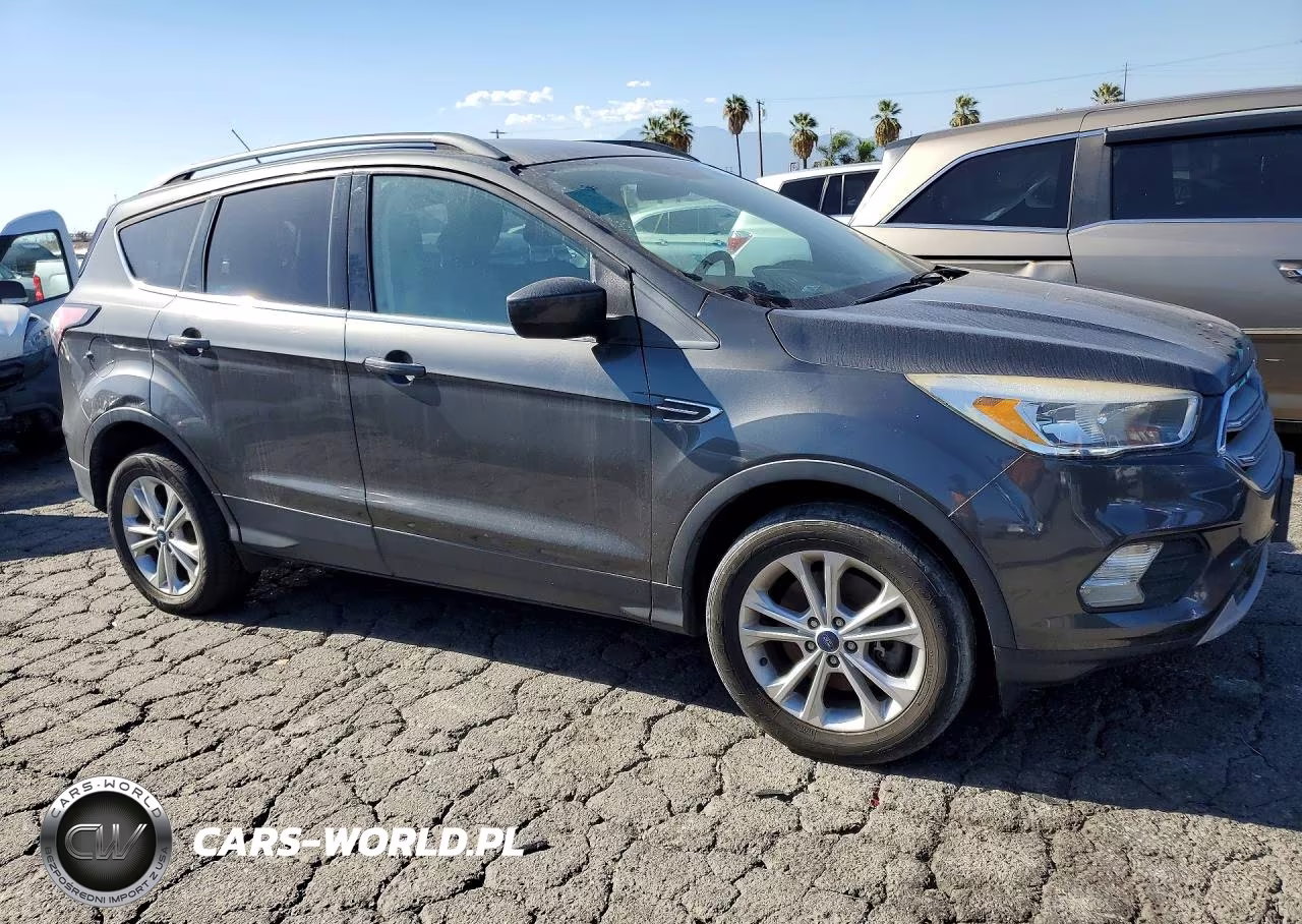 2018 Ford Escape Se VIN:1FMCU9GD1JUA32170 - 4