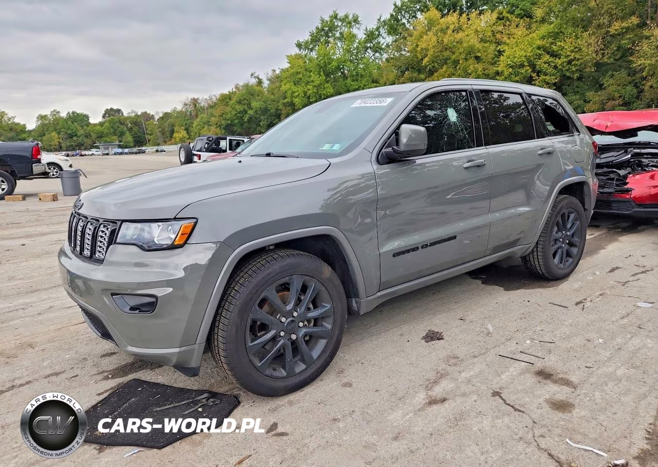 2020 Jeep Grand Cherokee Laredo VIN:1C4RJEAGXLC379590 - 1