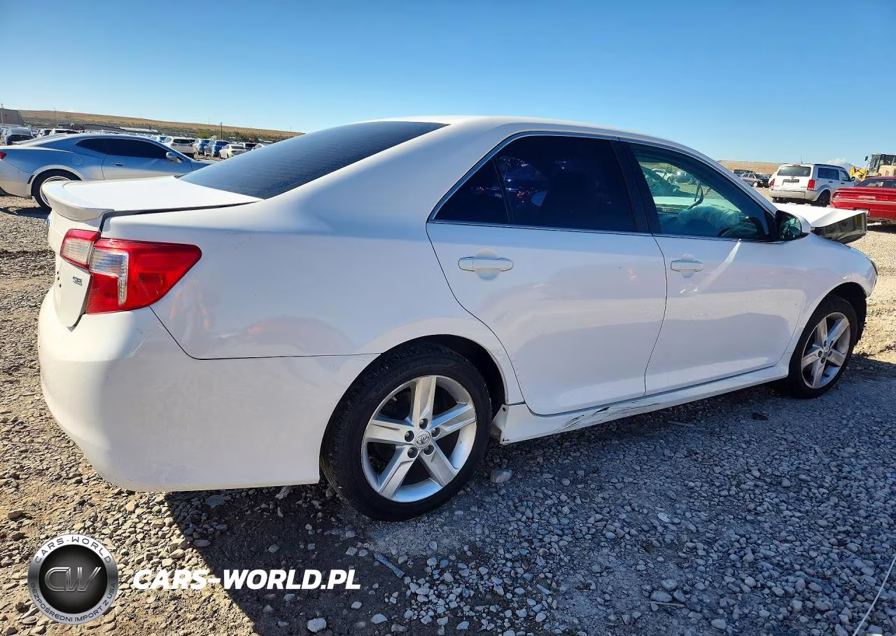 2014 Toyota Camry Se VIN:4T1BF1FKXEU422889 - 3