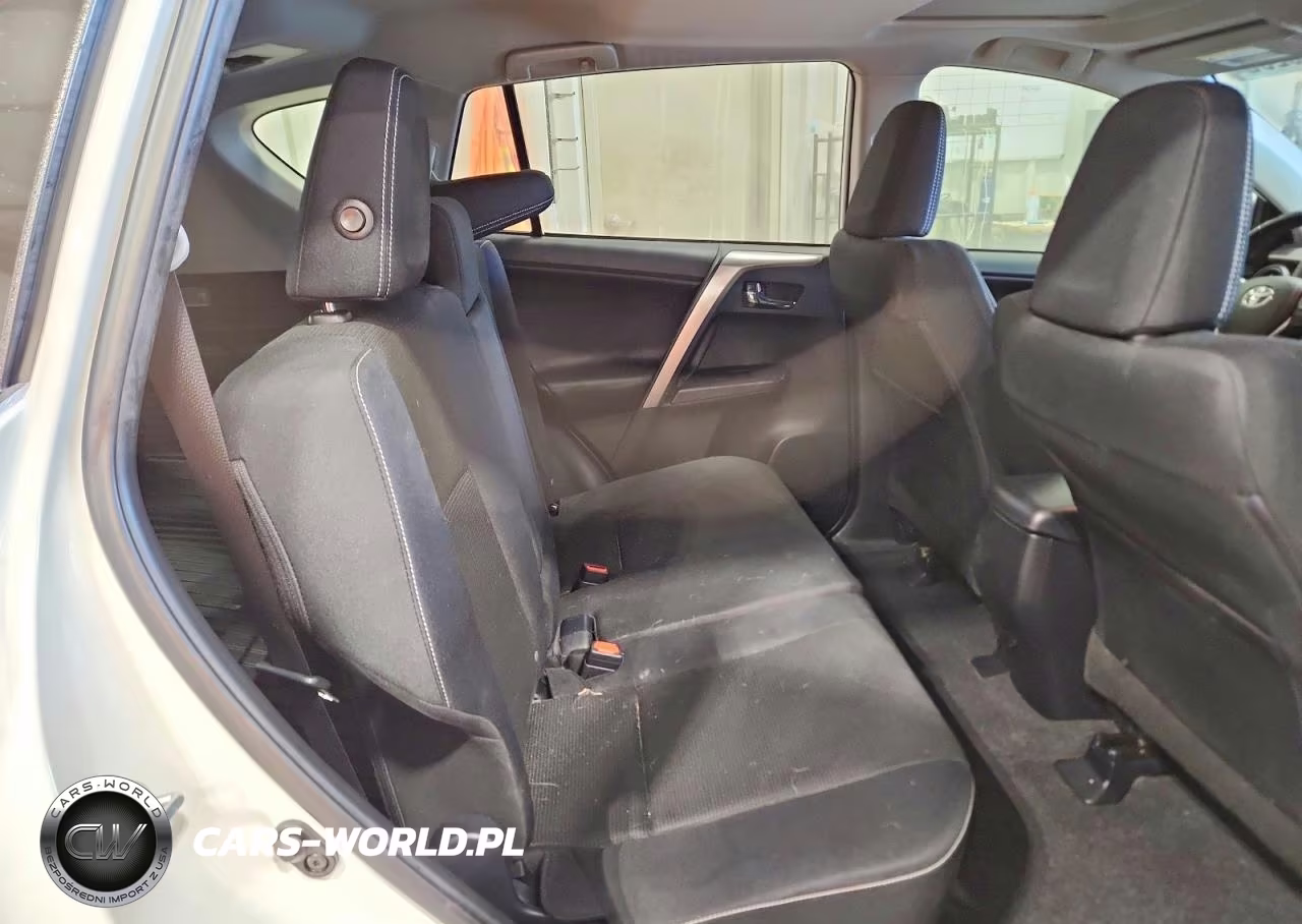 2018 Toyota Rav4 Xle VIN:JTMRFREV8JJ735934 - 11