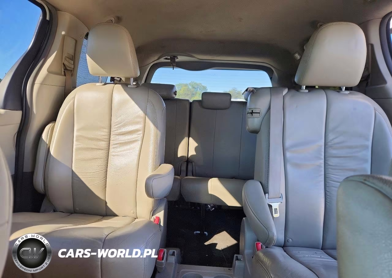 2011 Toyota Sienna Xle 8-Passenger VIN:5TDYK3DCXBS060807 - 10