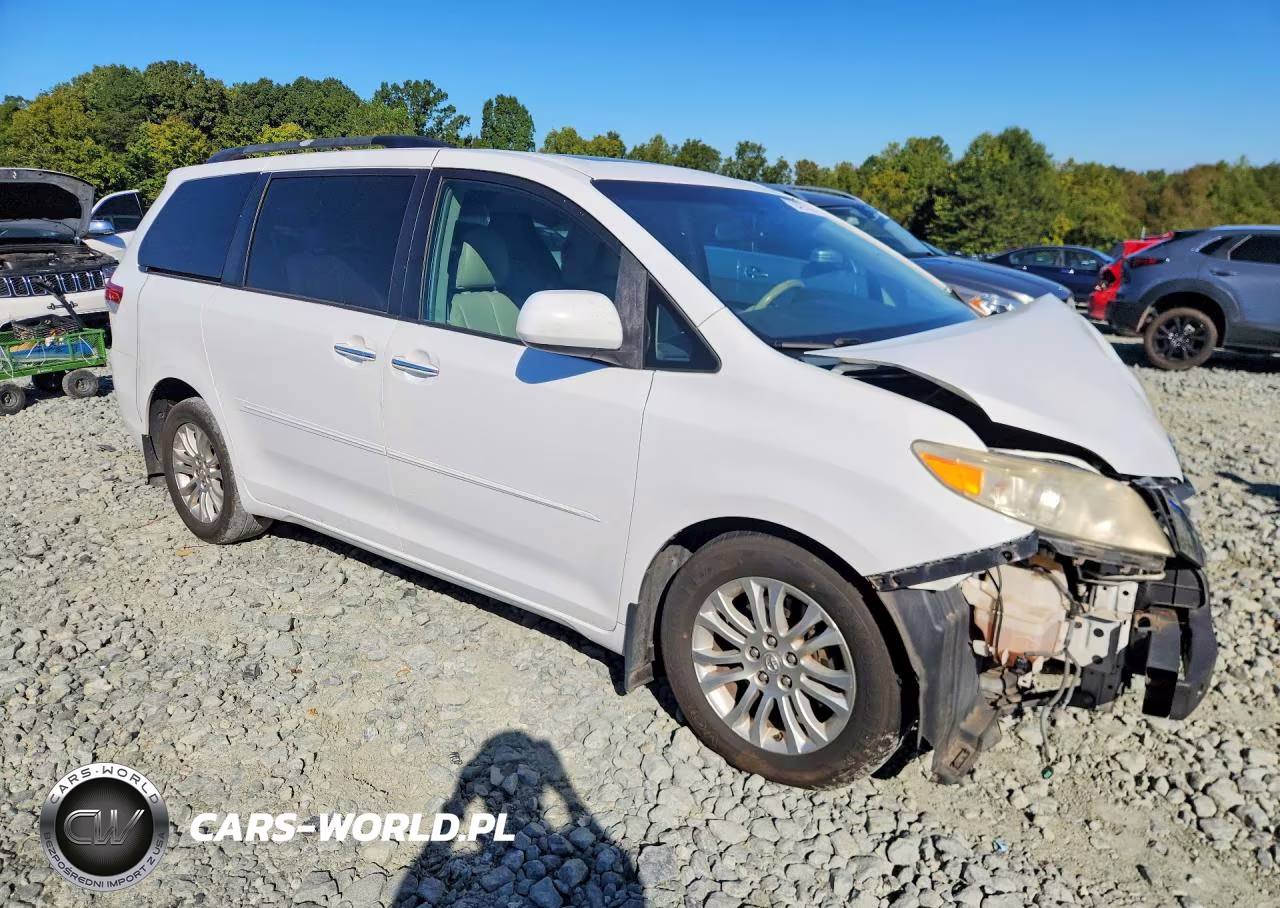 2011 Toyota Sienna Xle 8-Passenger VIN:5TDYK3DCXBS060807 - 4
