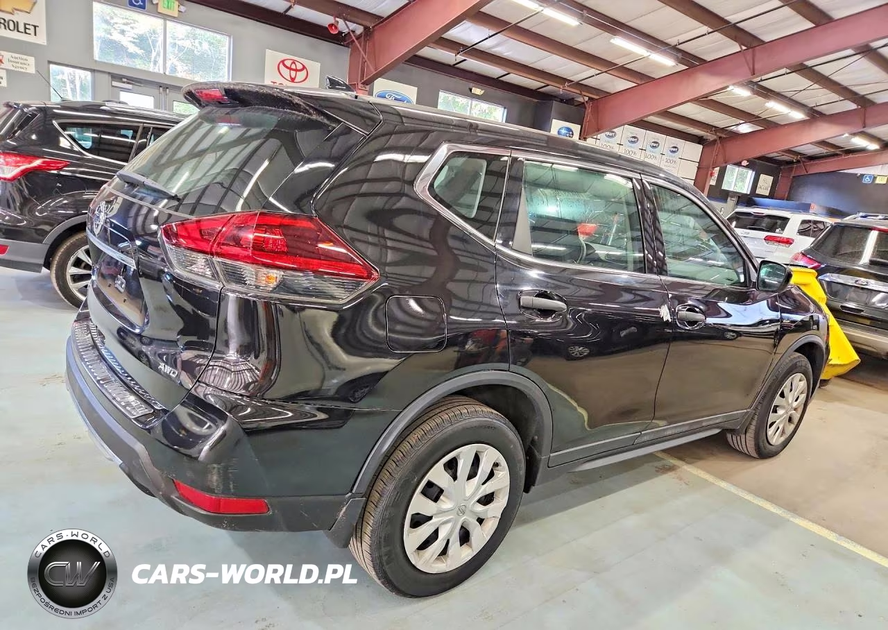 2018 Nissan Rogue S VIN:5N1AT2MV2JC792922 - 3