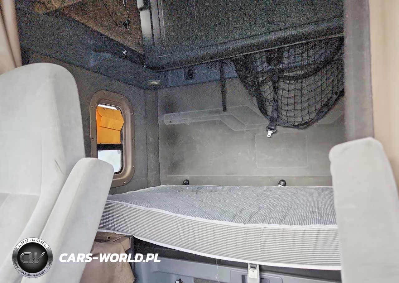 2017 Freightliner Cascadia 125 Semi Truck VIN:1FUGGLDR4HLHE5923 - 10