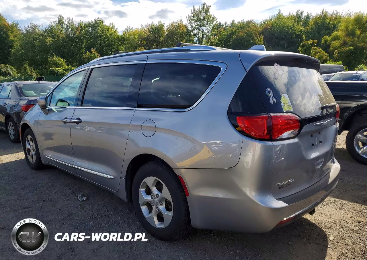 2017 Chrysler Pacifica Touring L Plus VIN:2C4RC1EG6HR622324 - 2