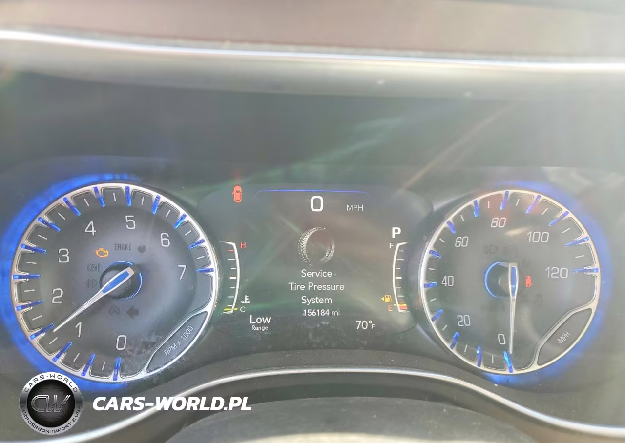 2017 Chrysler Pacifica Touring L Plus VIN:2C4RC1EG6HR622324 - 9