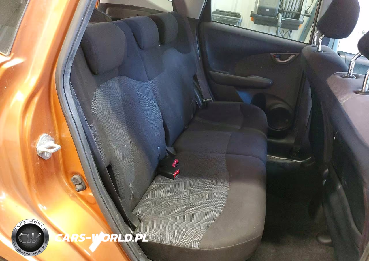 2010 Honda Fit Sport VIN:JHMGE8G42AS013750 - 10