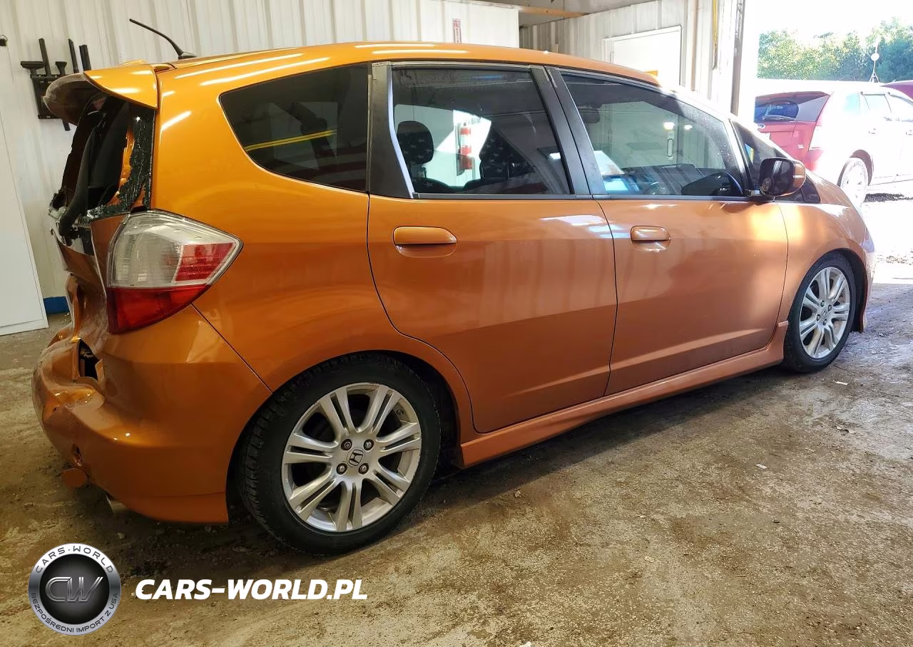 2010 Honda Fit Sport VIN:JHMGE8G42AS013750 - 3