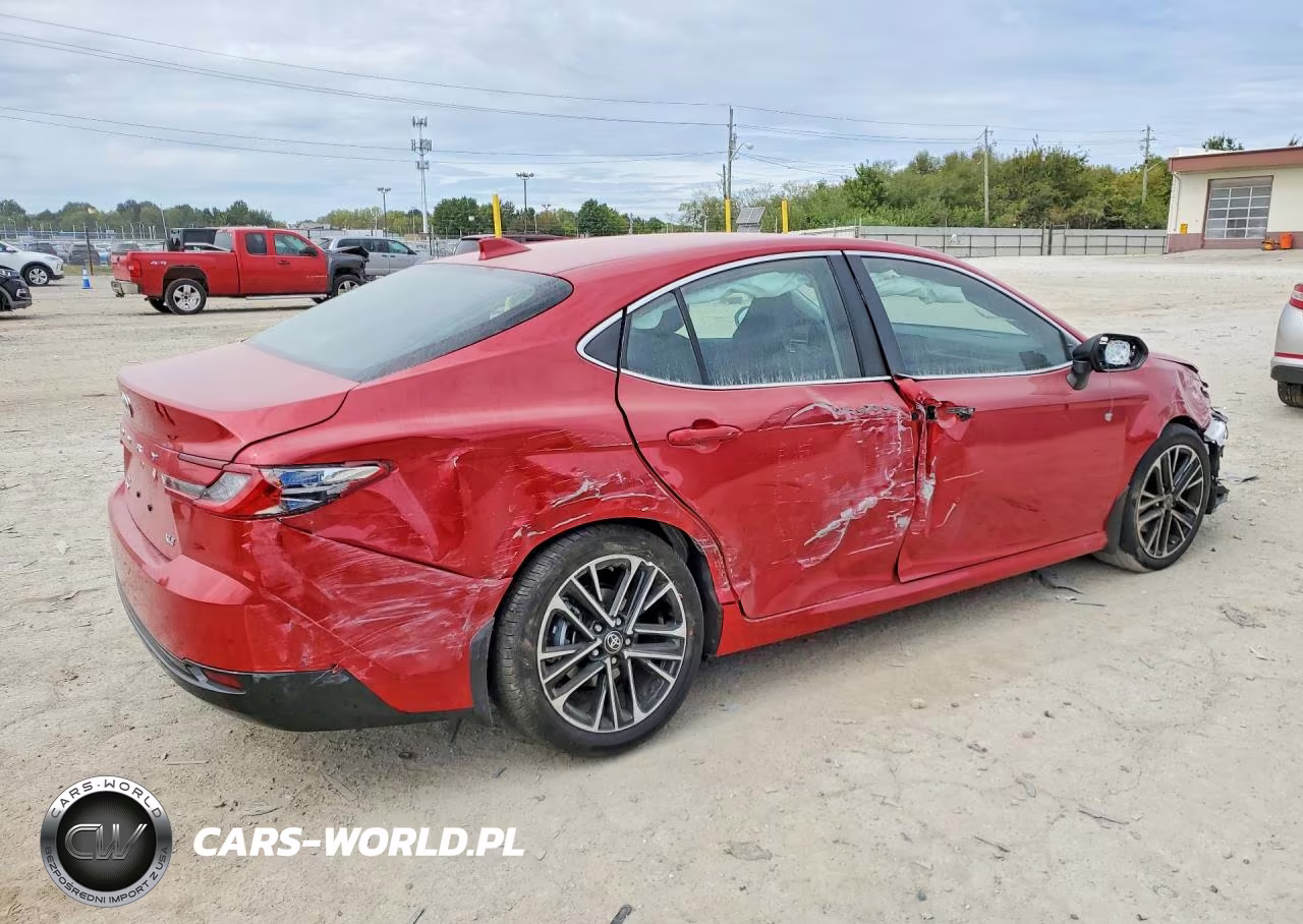 2026 Toyota Camry Xle VIN:4T1DBADKXTU070823 - 3
