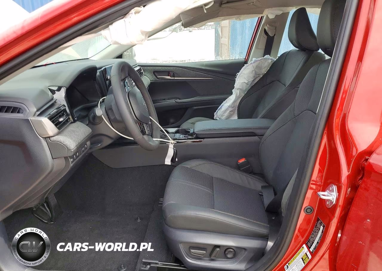 2026 Toyota Camry Xle VIN:4T1DBADKXTU070823 - 7
