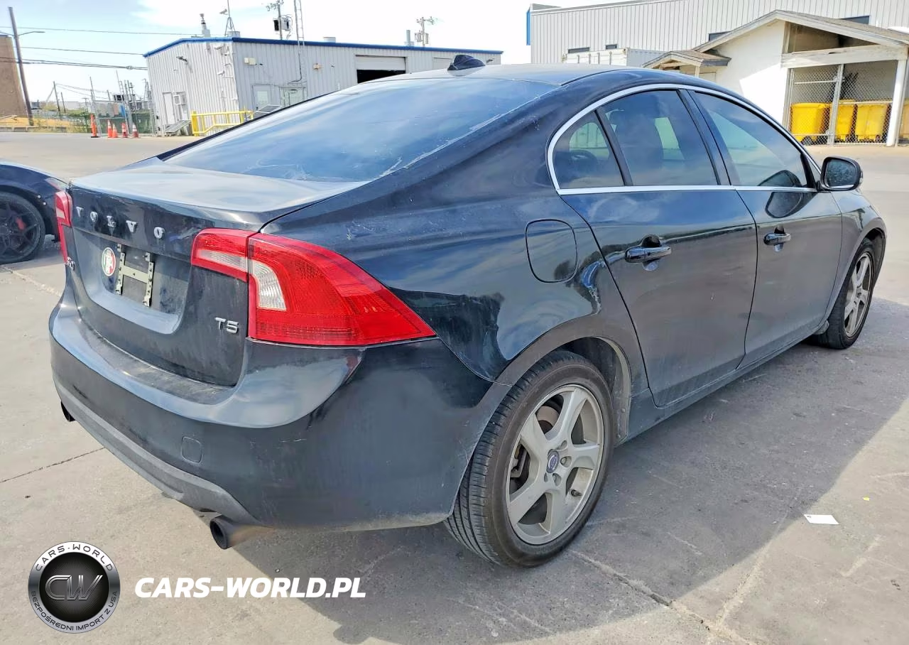 2013 Volvo S60 T5 VIN:YV1612FS0D2201137 - 3