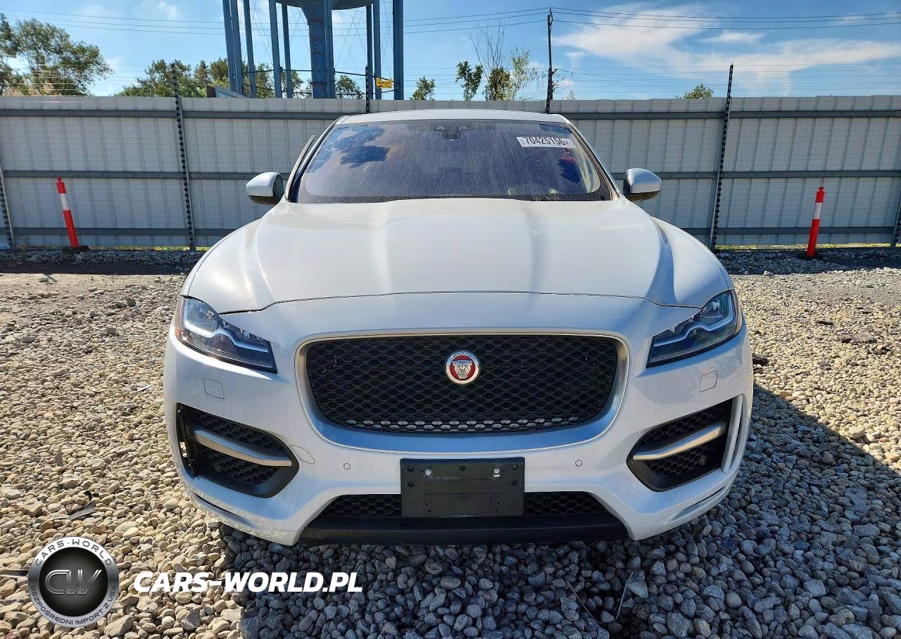 2017 Jaguar F-Pace R - Sport VIN:SADCL2BN0HA096280 - 5
