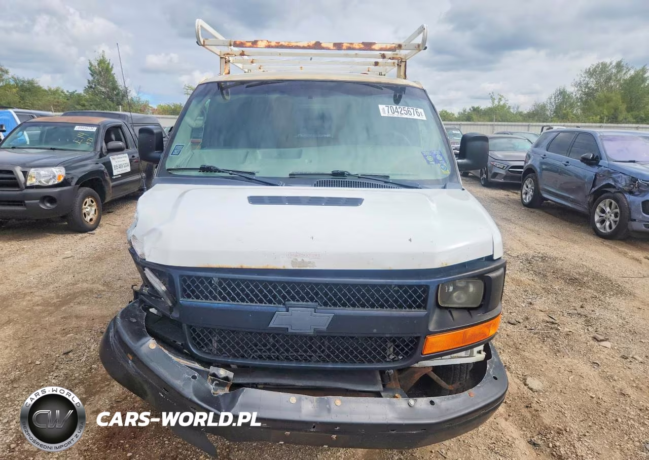 2015 Chevrolet Express G2500 Delivery Van VIN:1GCWGFCF5F1258185 - 5