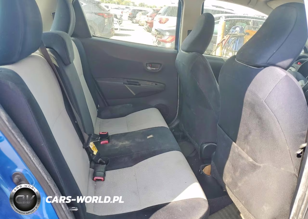 2012 Toyota Yaris 5-Door Le VIN:JTDKTUD34CD517164 - 10
