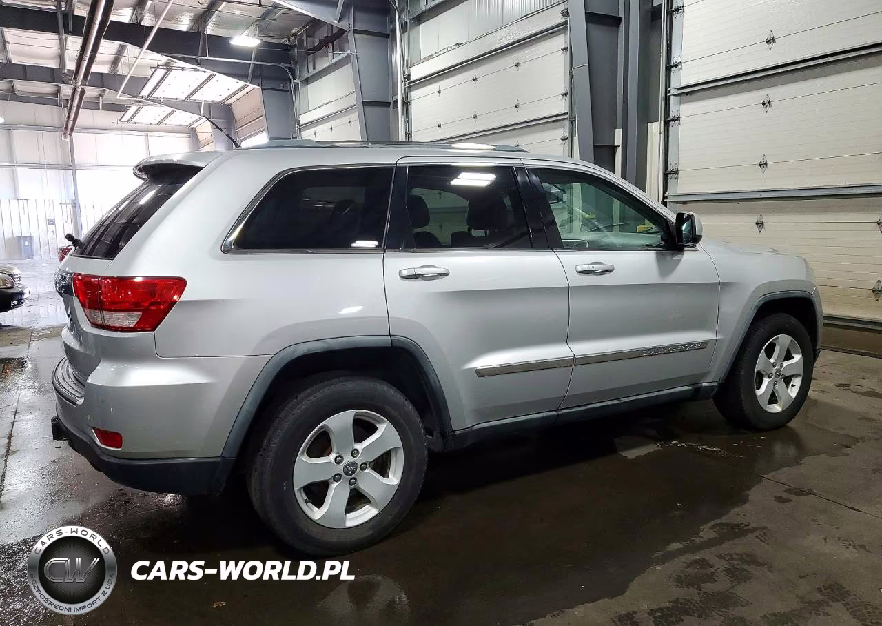 2011 Jeep Grand Cherokee Laredo VIN:1J4RR4GG0BC587299 - 3