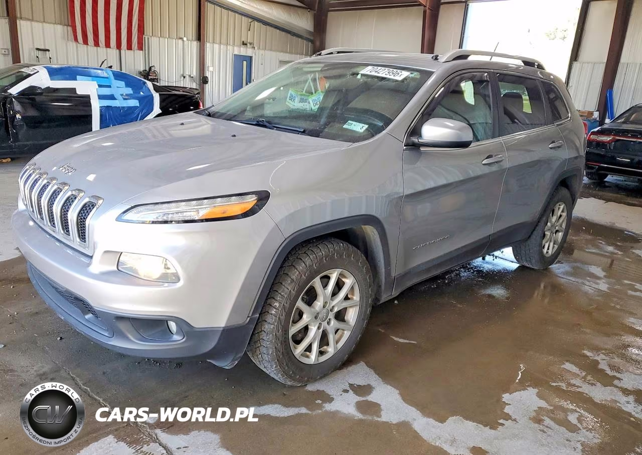 2015 Jeep Cherokee Latitude VIN:1C4PJMCS8FW577011 - 1
