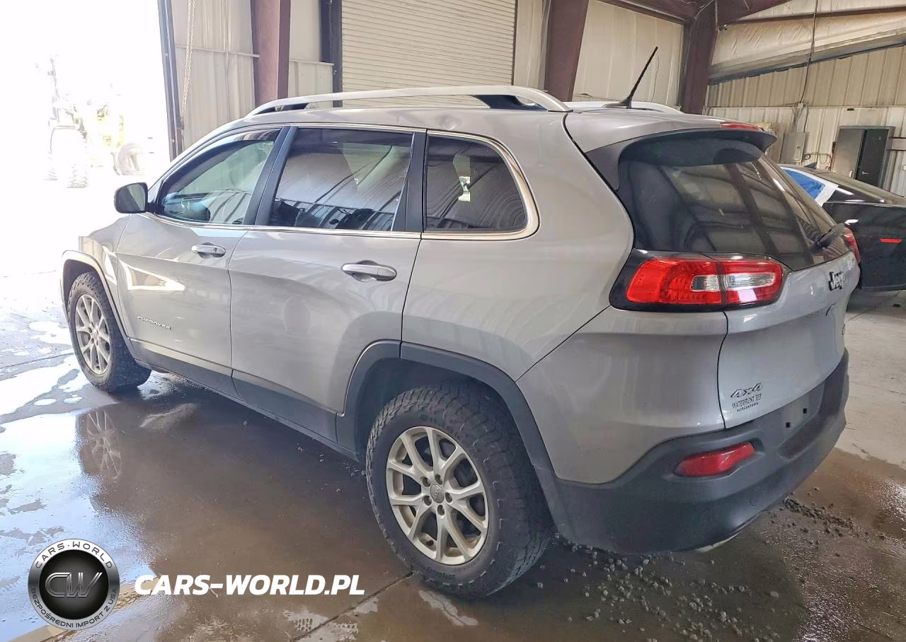 2015 Jeep Cherokee Latitude VIN:1C4PJMCS8FW577011 - 2