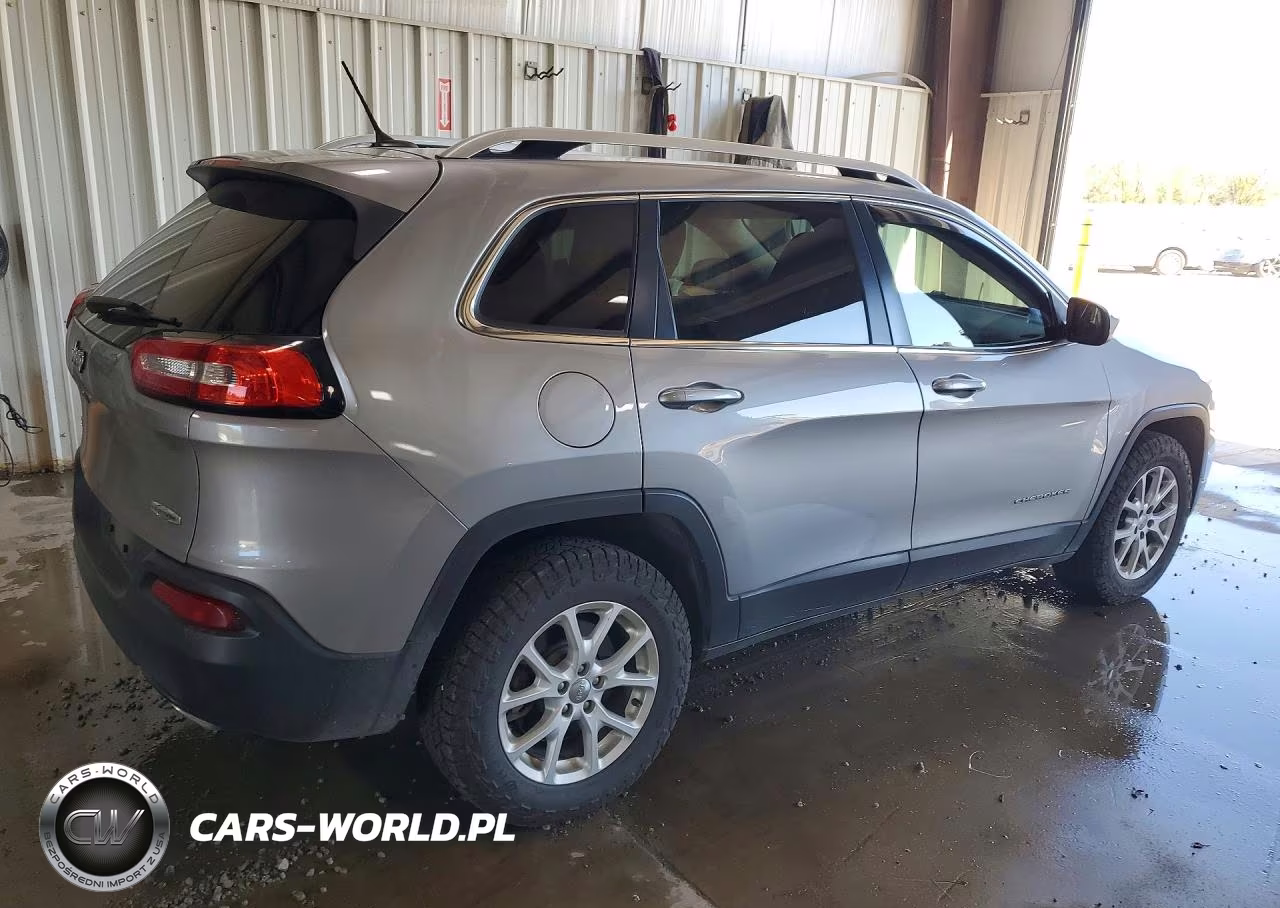 2015 Jeep Cherokee Latitude VIN:1C4PJMCS8FW577011 - 3